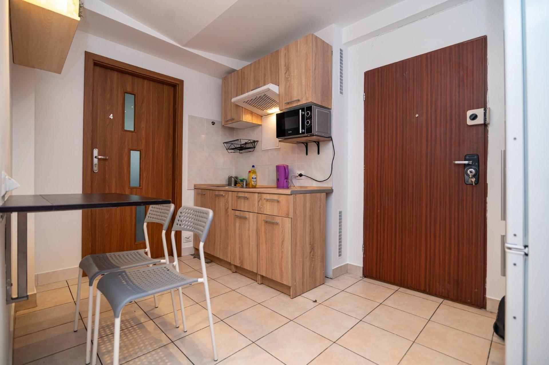 Regem Pokoje Nowogrodzka Varşovia Exterior foto