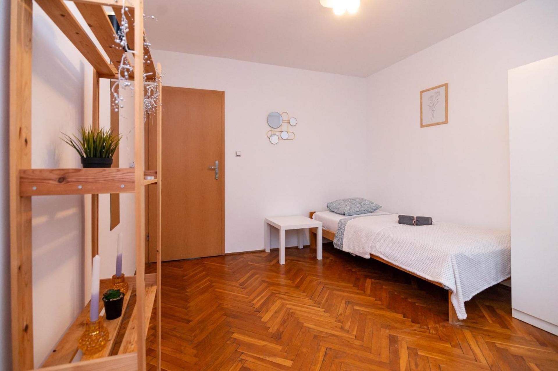 Regem Pokoje Nowogrodzka Varşovia Exterior foto