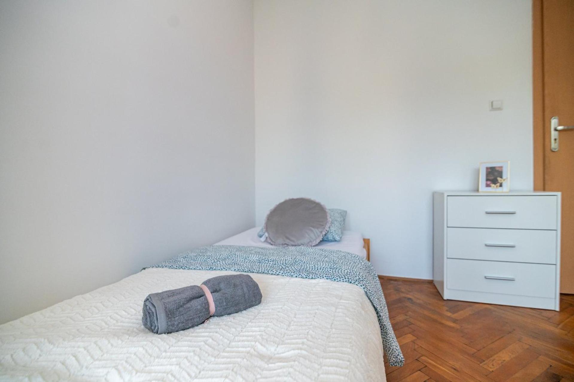 Regem Pokoje Nowogrodzka Varşovia Exterior foto